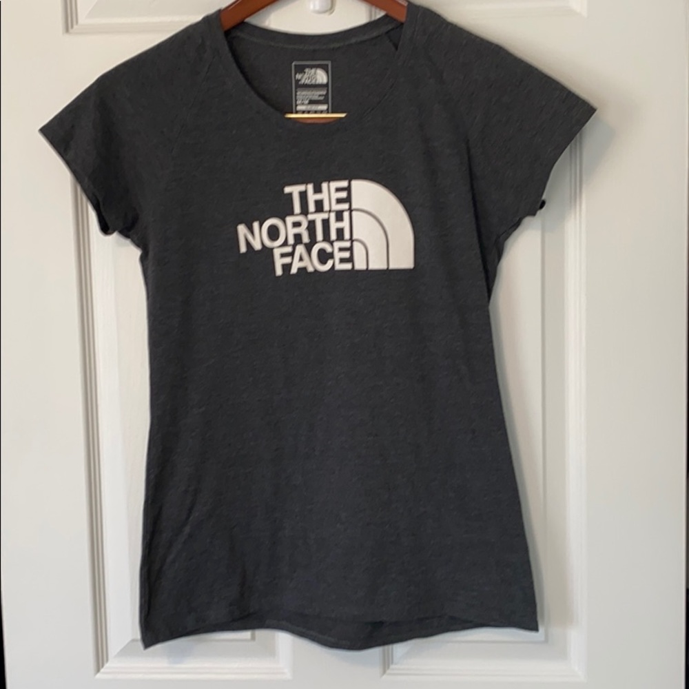 North Face Tee: slim fit Sz: Med